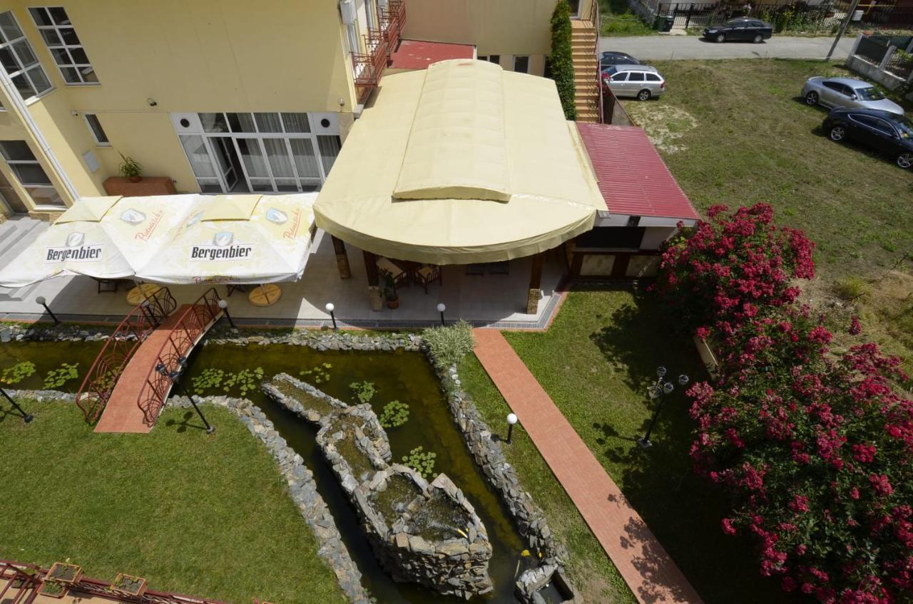 Hotel Intim Costinești Εξωτερικό φωτογραφία